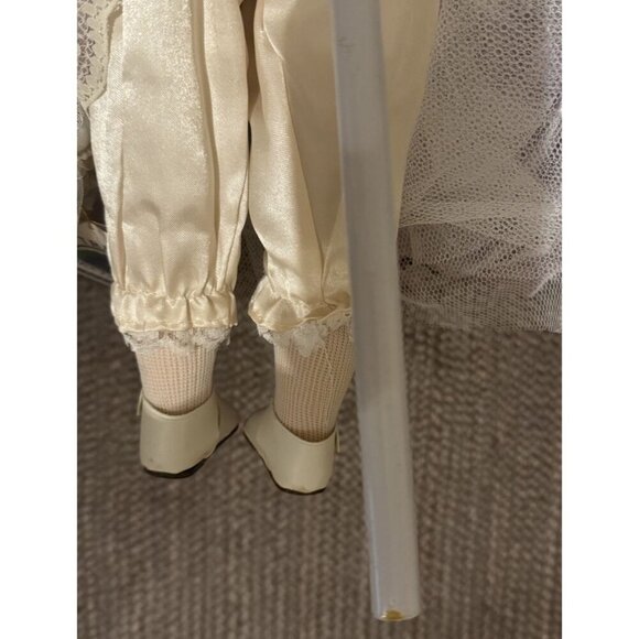 William Tung Treasures Forever Collection Doll Victorian Gown COA 489/600 - Picture 7 of 9